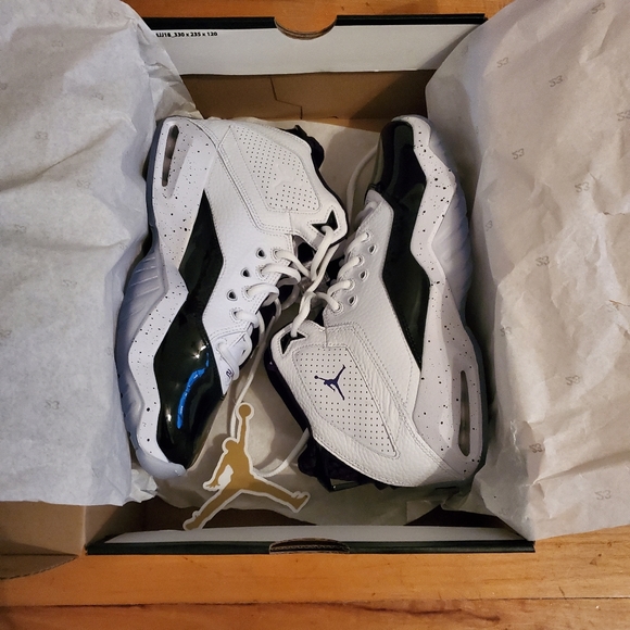 Jordan shoes size 6Y - Picture 2 of 5